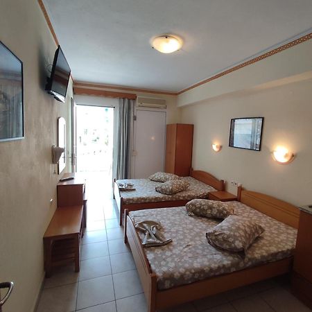 Villa Cosmos Inn Olympiakí Aktí 外观 照片