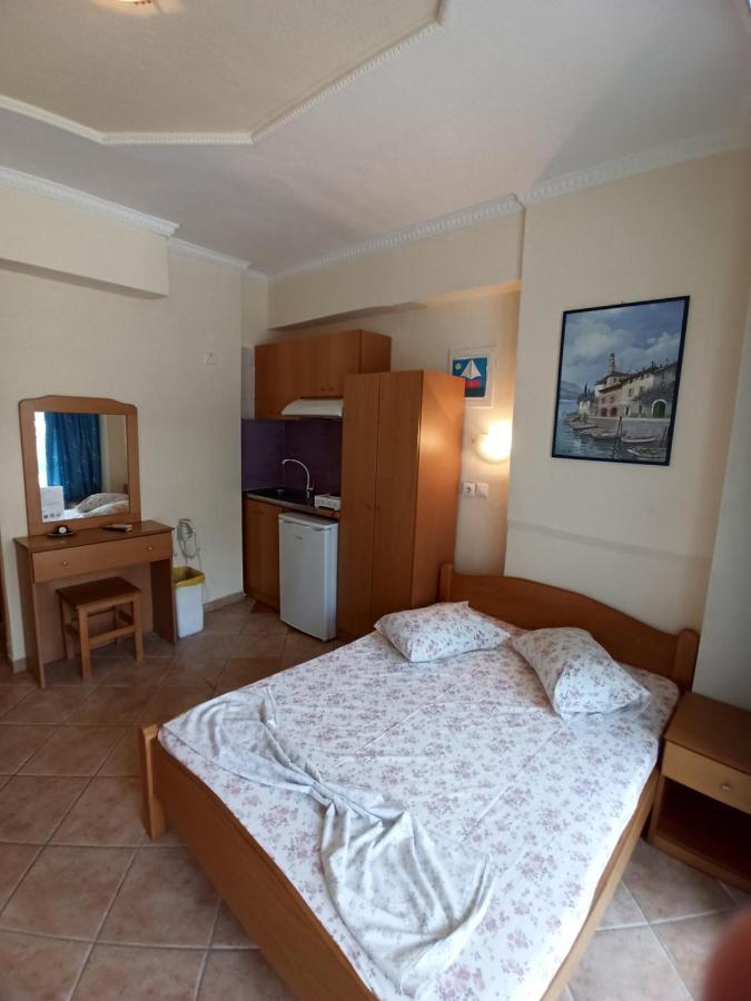 Villa Cosmos Inn Olympiakí Aktí 外观 照片
