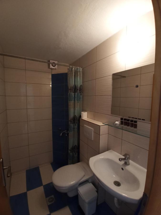 Villa Cosmos Inn Olympiakí Aktí 外观 照片
