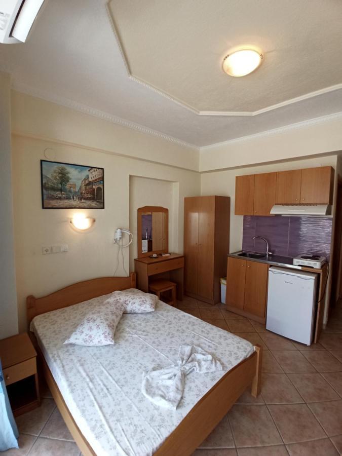 Villa Cosmos Inn Olympiakí Aktí 外观 照片