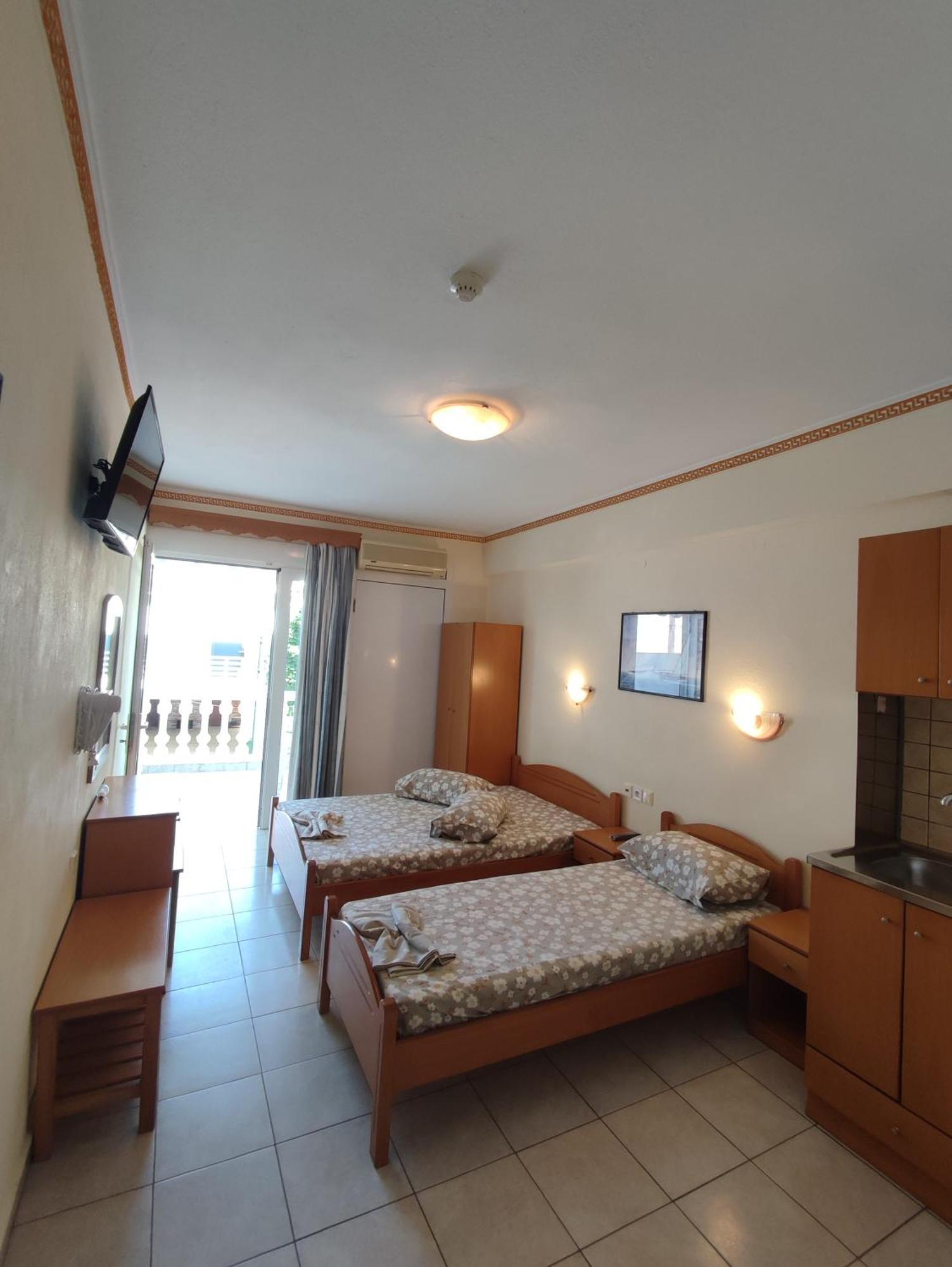 Villa Cosmos Inn Olympiakí Aktí 外观 照片